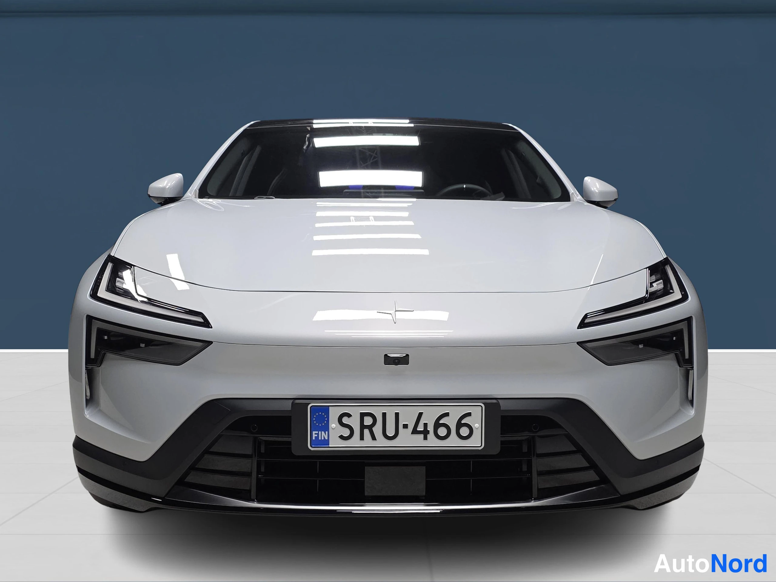 Grey Polestar 4 2026, front, photo 3
