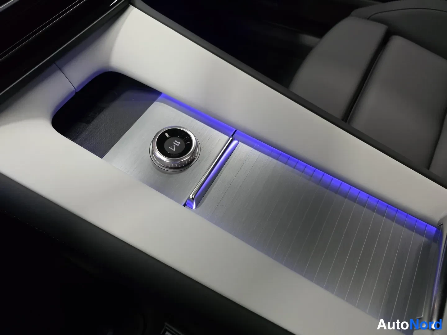 Grey Polestar 4 2026, photo 15