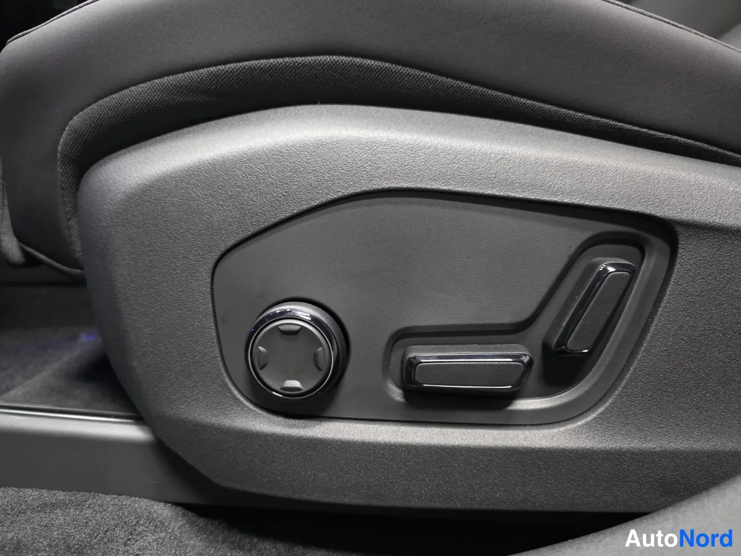 Grey Polestar 4 2026, photo 16