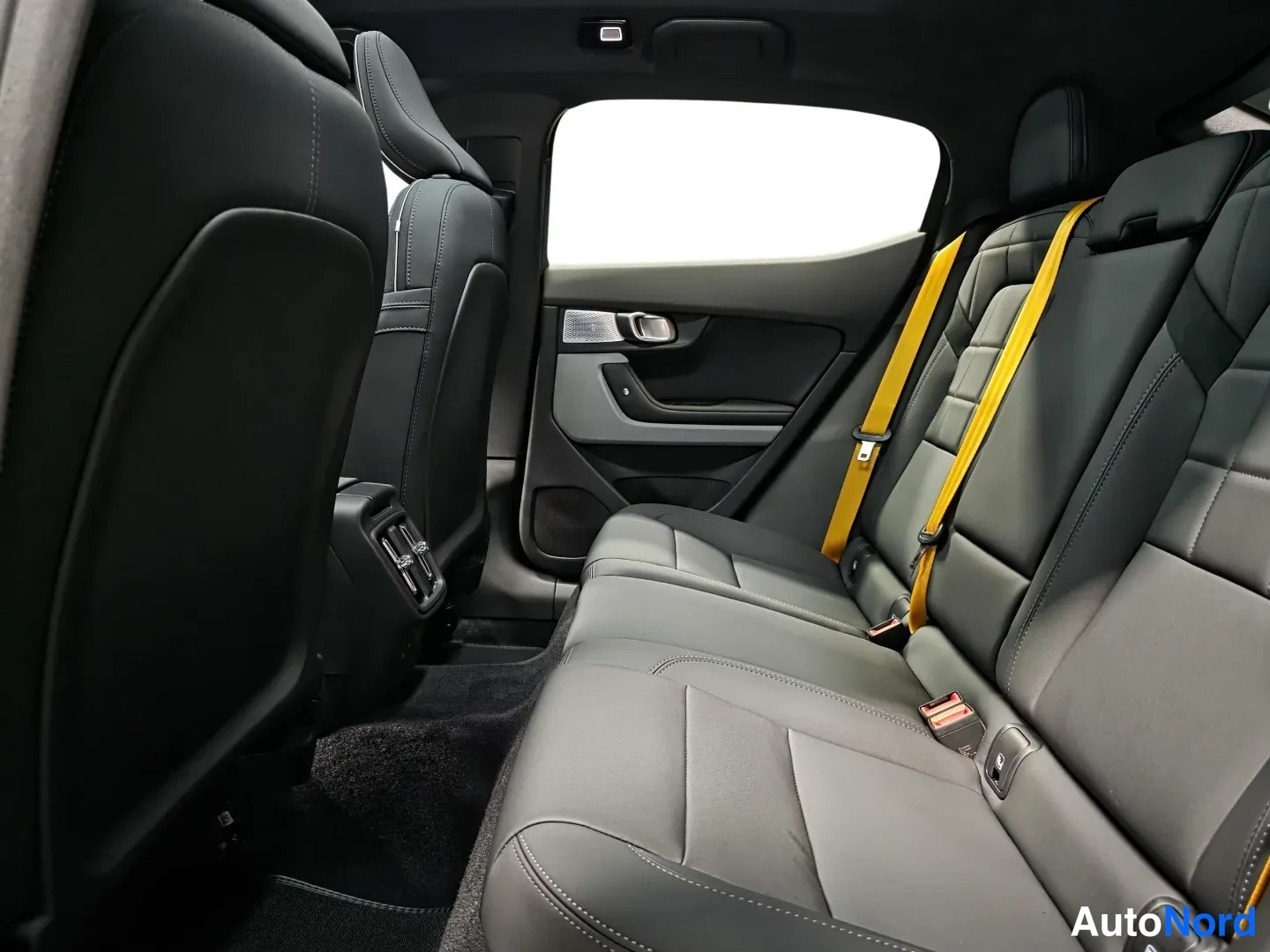 Black Polestar 2 2027, photo 11
