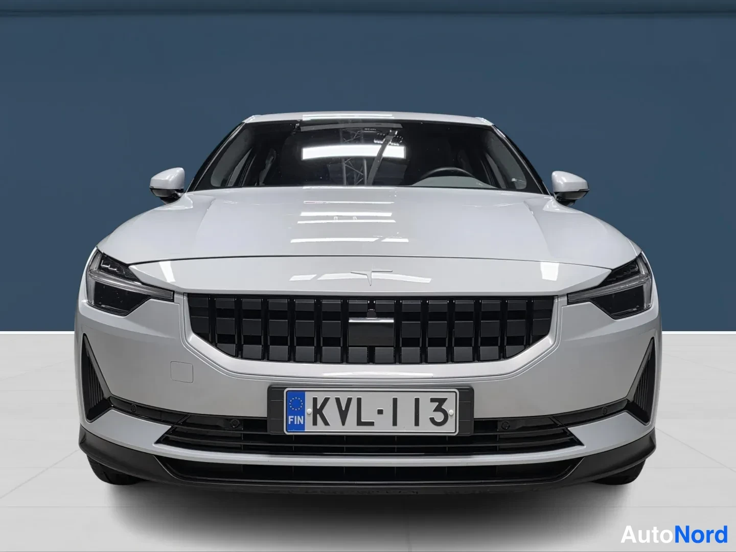 Harmaa Polestar 2 2023, edestä, kuva 2