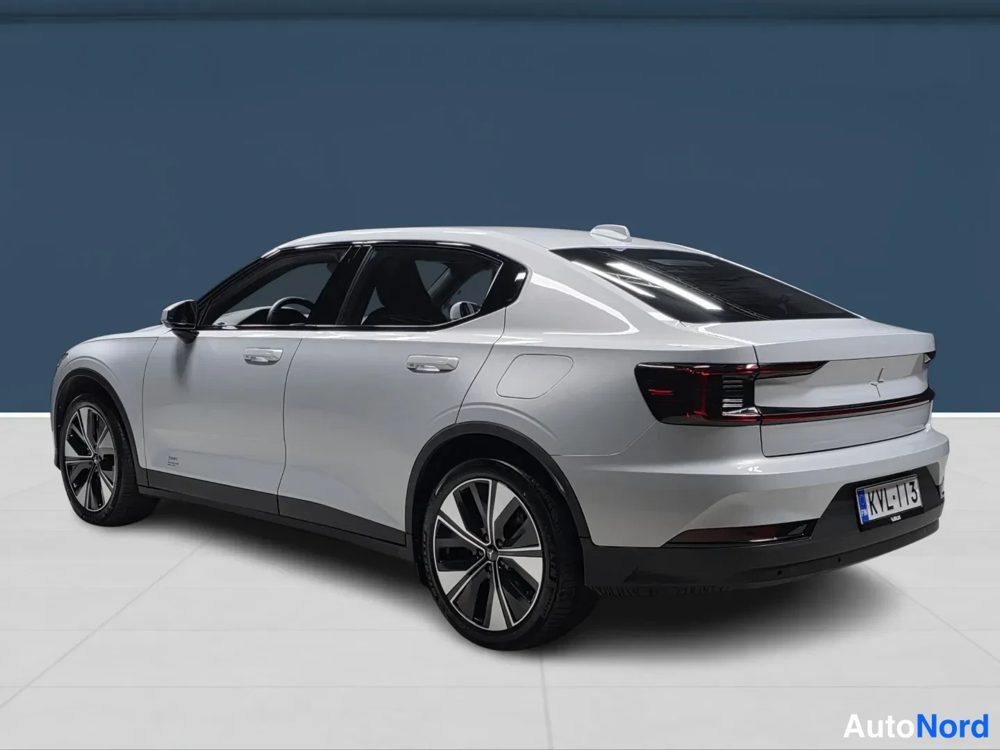 Harmaa Polestar 2 2023, takaviisto, kuva 7