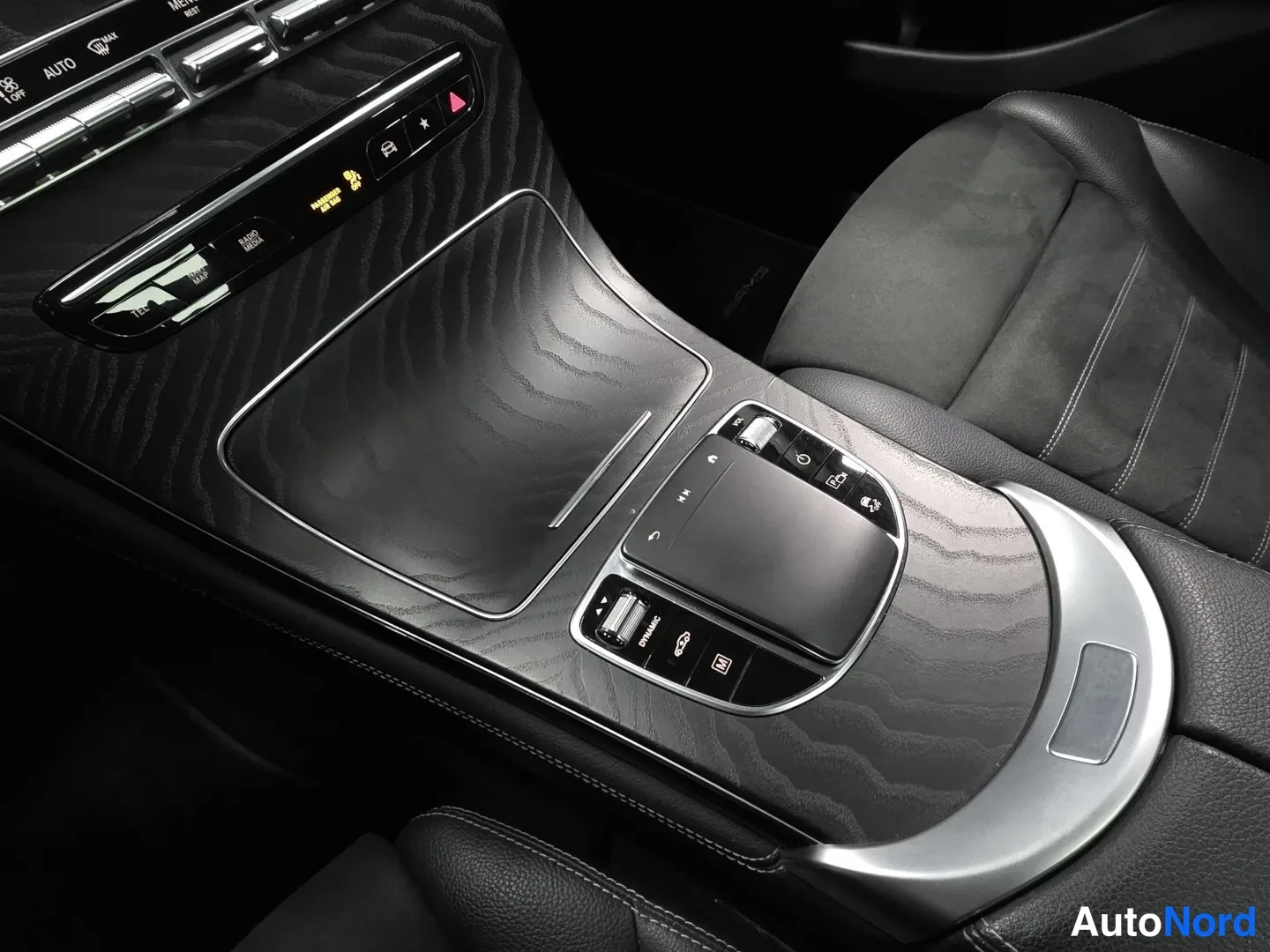 White Mercedes-Benz GLC 2021, photo 16