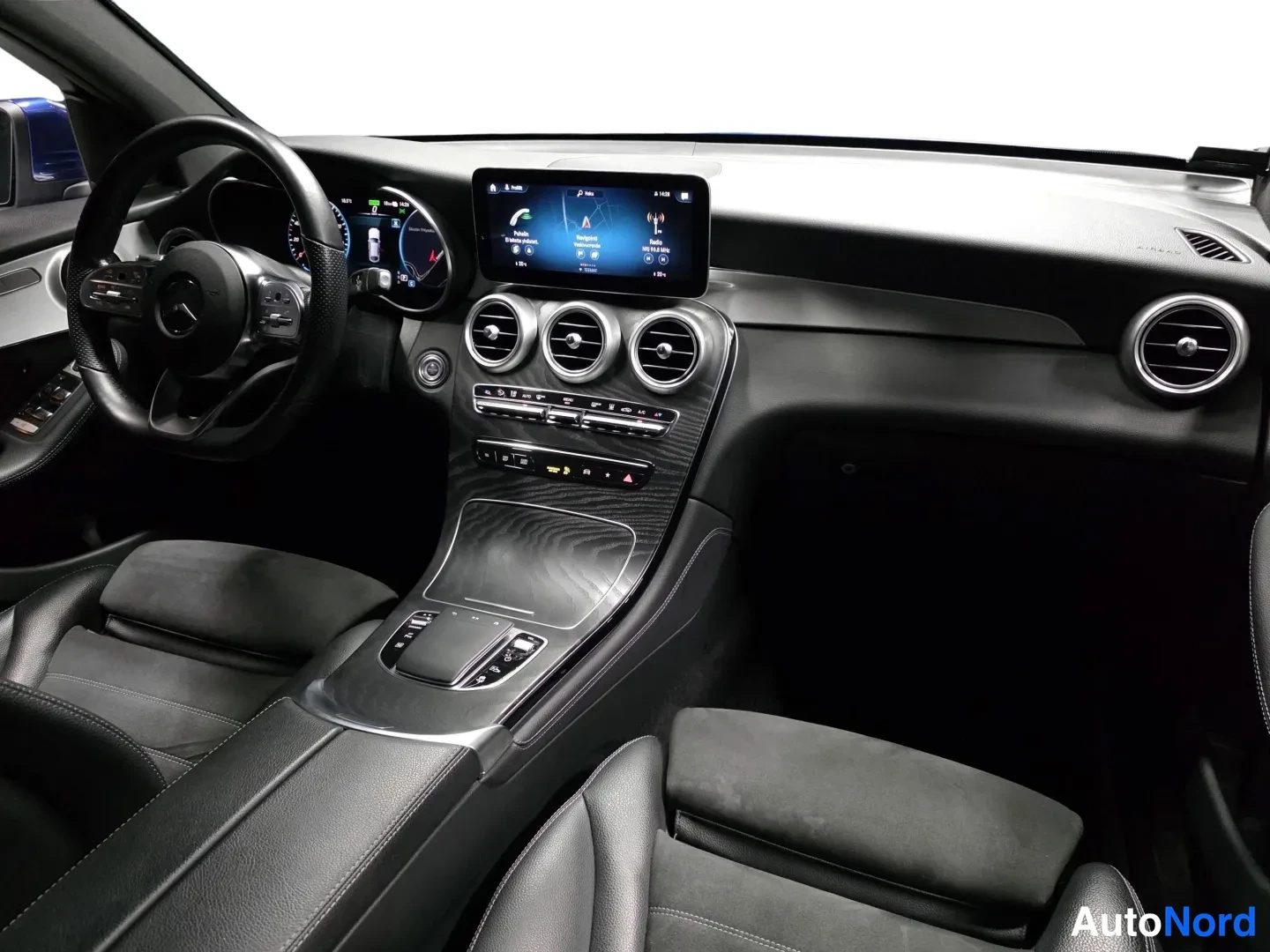 Blue Mercedes-Benz GLC 2020, side, photo 4
