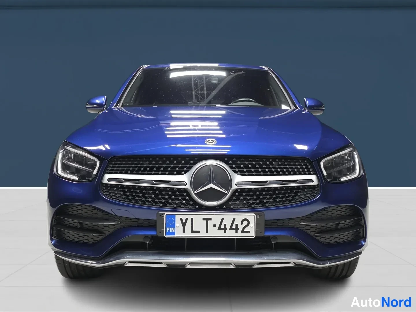 Blue Mercedes-Benz GLC 2020, front, photo 3