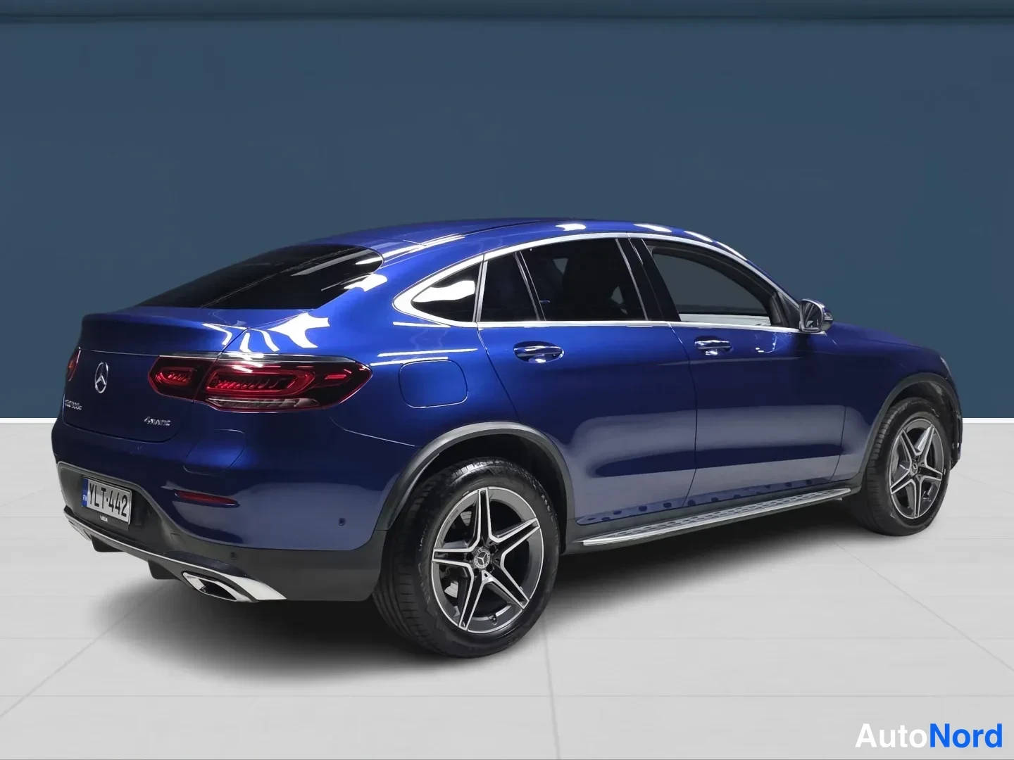Blue Mercedes-Benz GLC 2020, rear three-quarter, photo 5