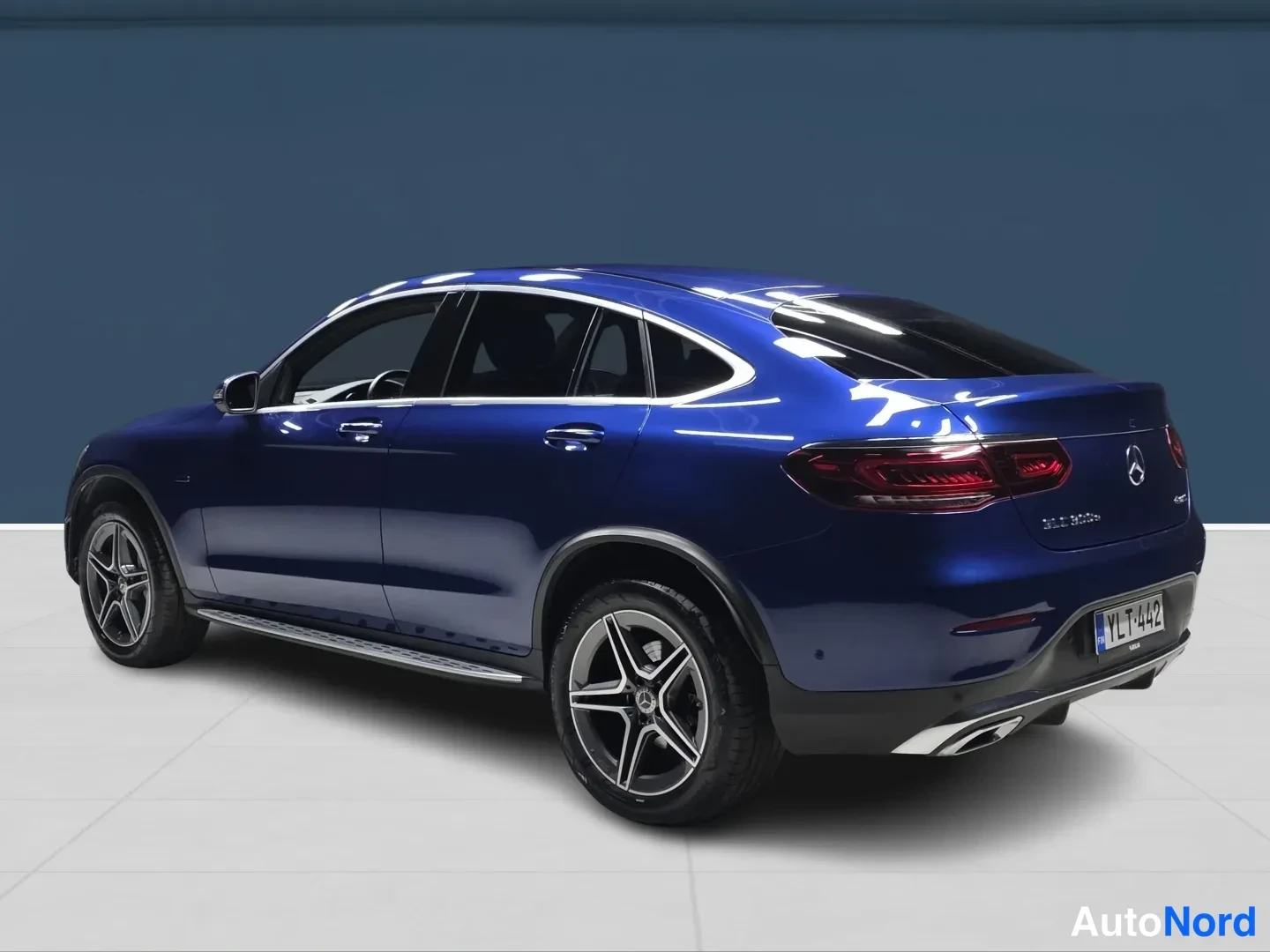 Blue Mercedes-Benz GLC 2020, rear three-quarter, photo 6