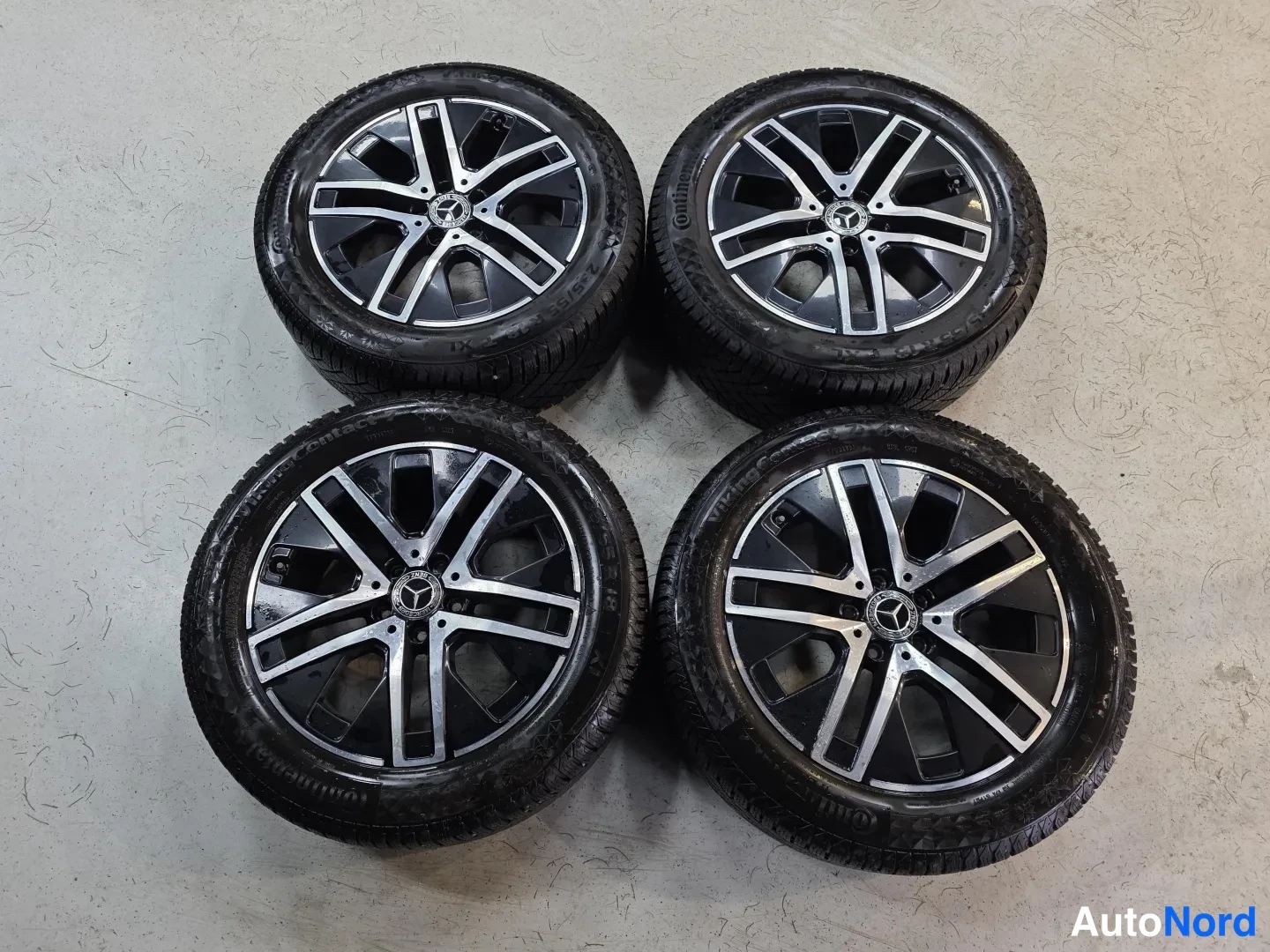 Black Mercedes-Benz GLB 2021, photo 9