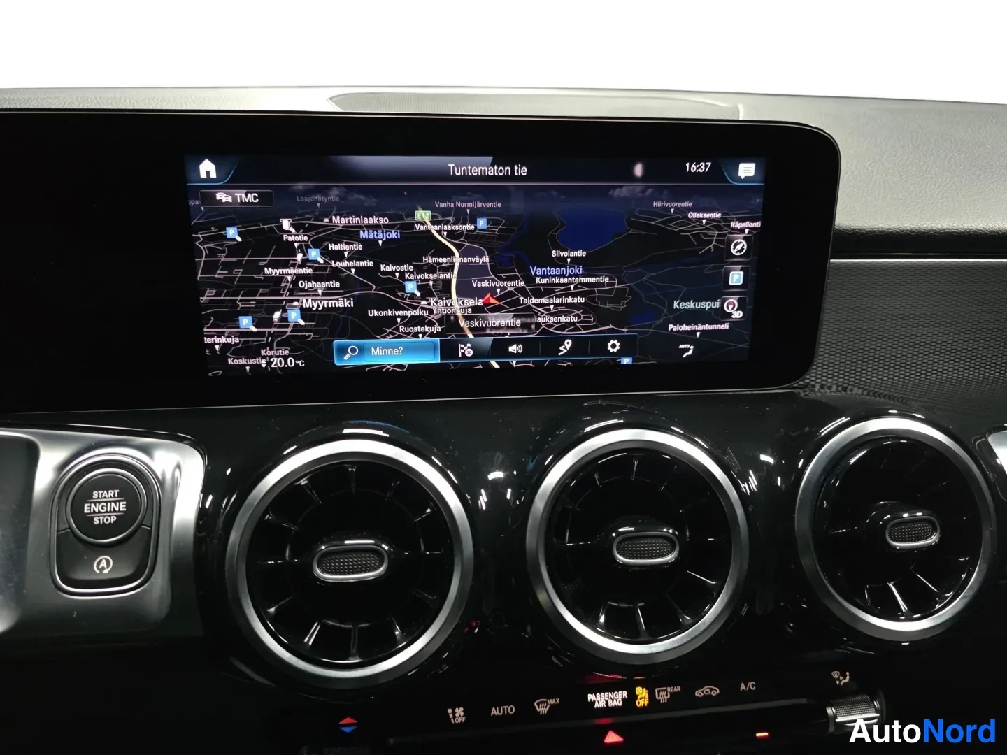 Black Mercedes-Benz GLB 2021, photo 10