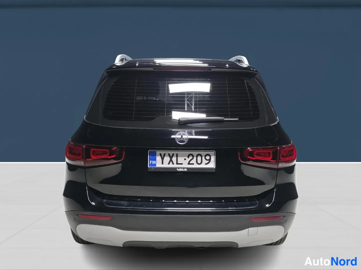 Black Mercedes-Benz GLB 2021, rear, photo 6