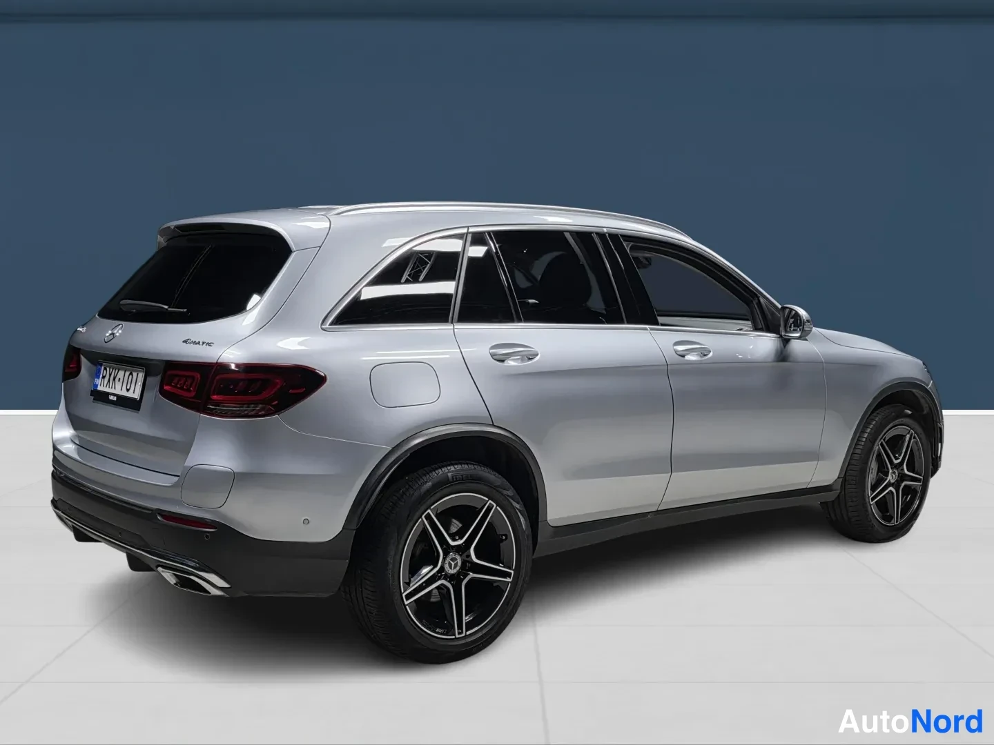 Grey Mercedes-Benz GLC 2022, rear three-quarter, photo 4