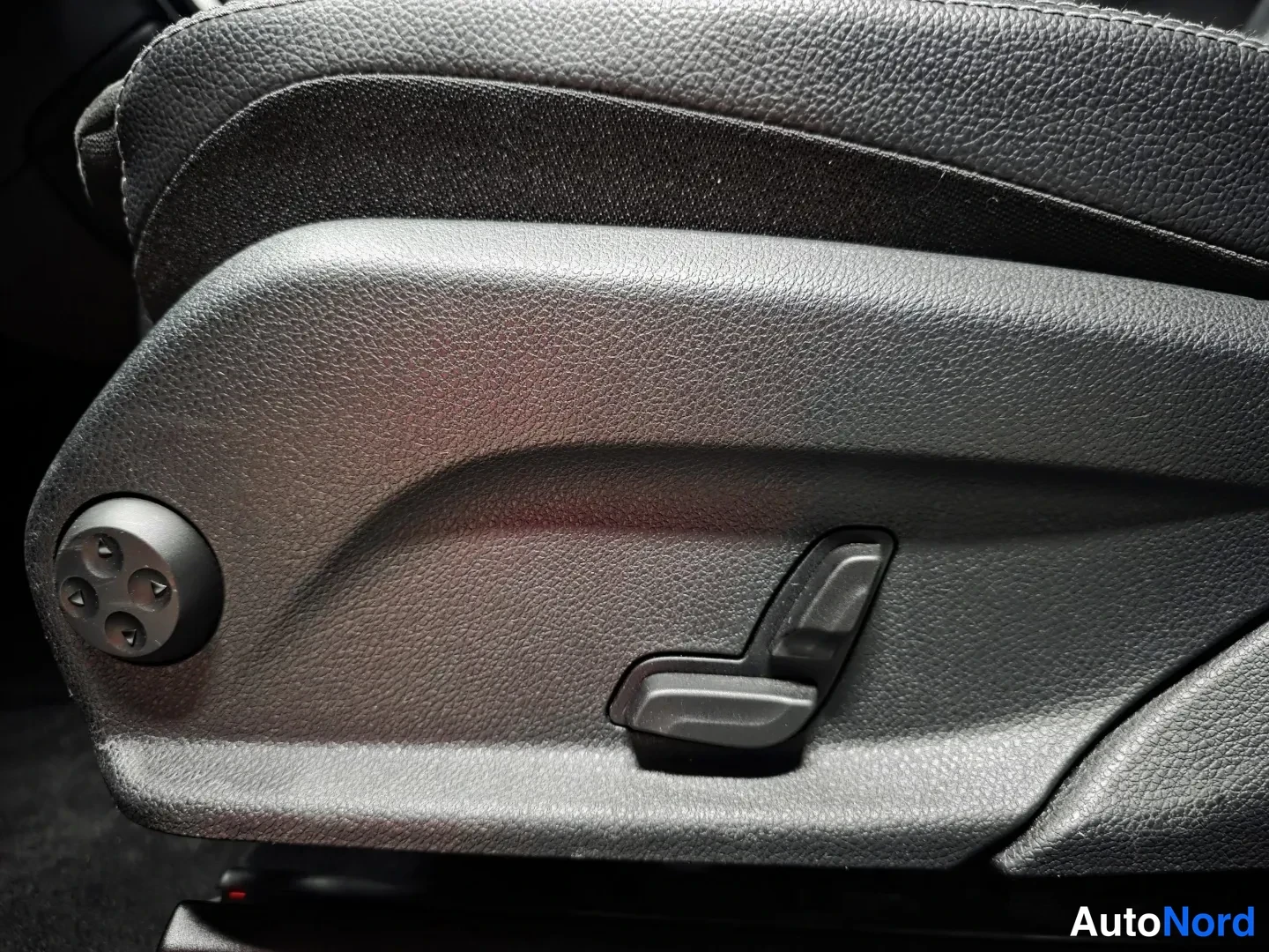 Black Mercedes-Benz GLC 2022, photo 16