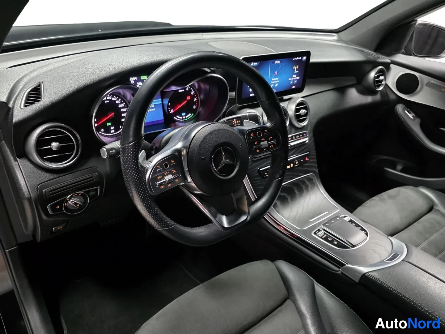Black Mercedes-Benz GLC 2022, photo 10