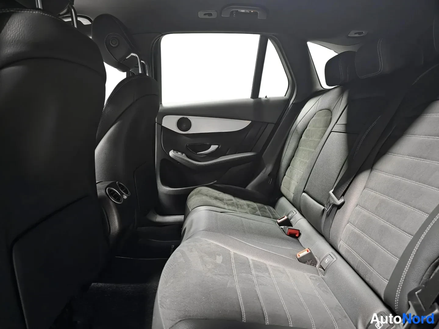 Black Mercedes-Benz GLC 2022, photo 11