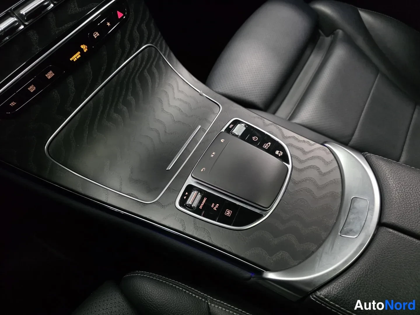 Black Mercedes-Benz GLC 2021, photo 15