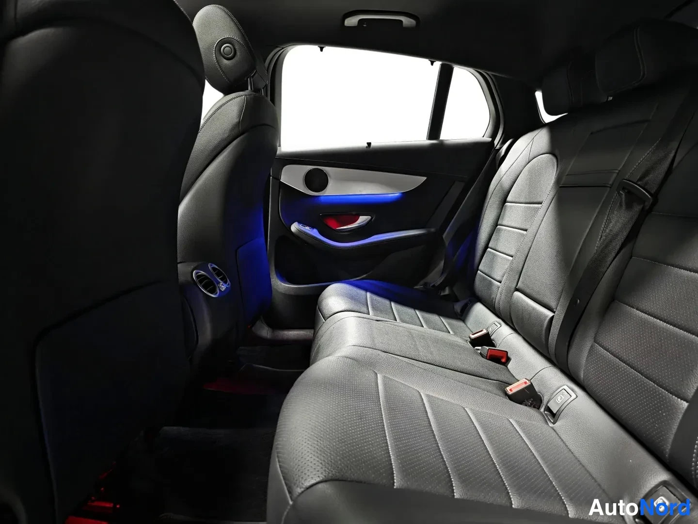 Black Mercedes-Benz GLC 2021, photo 9