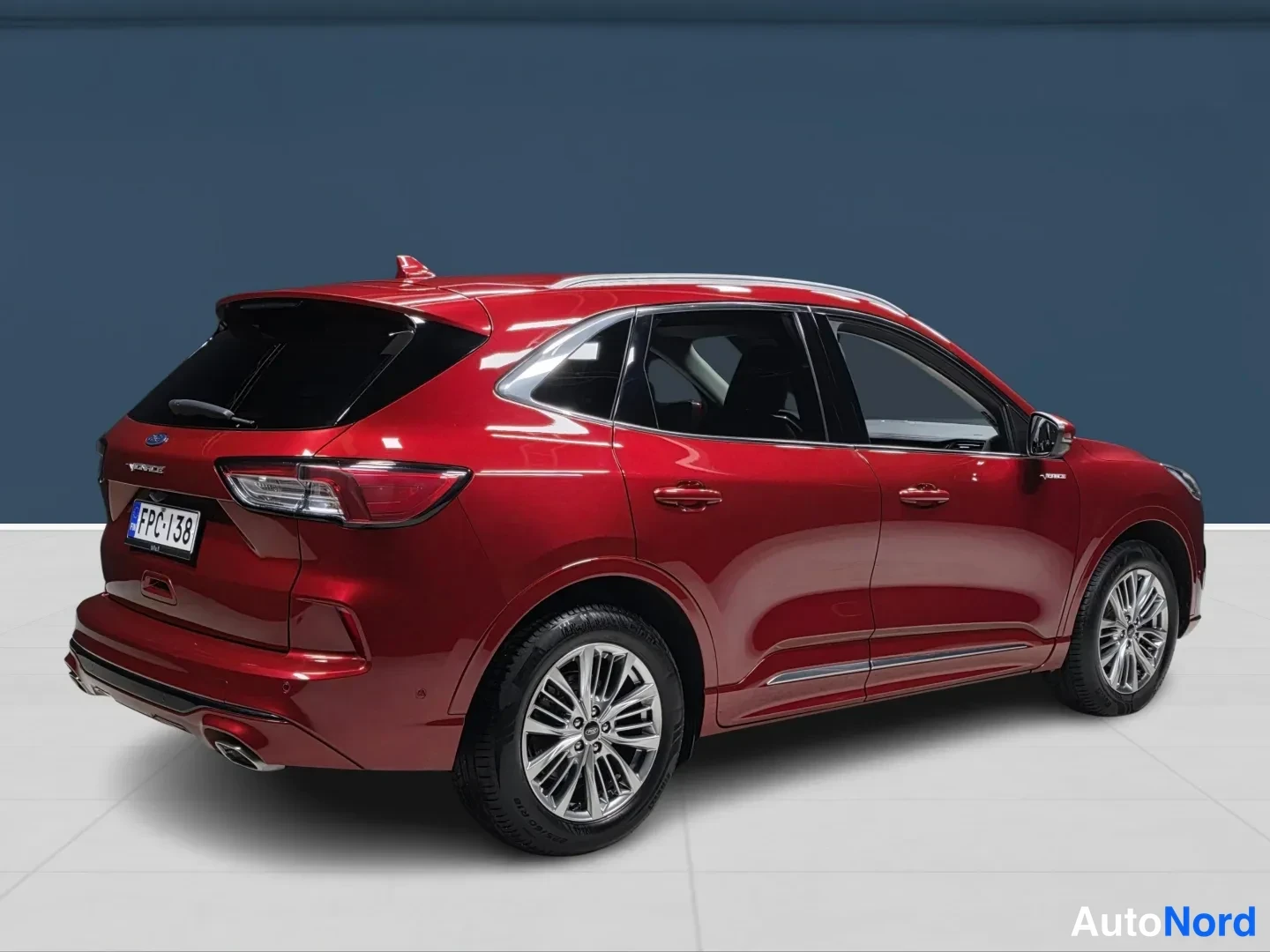 Red Ford Kuga 2022, rear three-quarter, photo 4