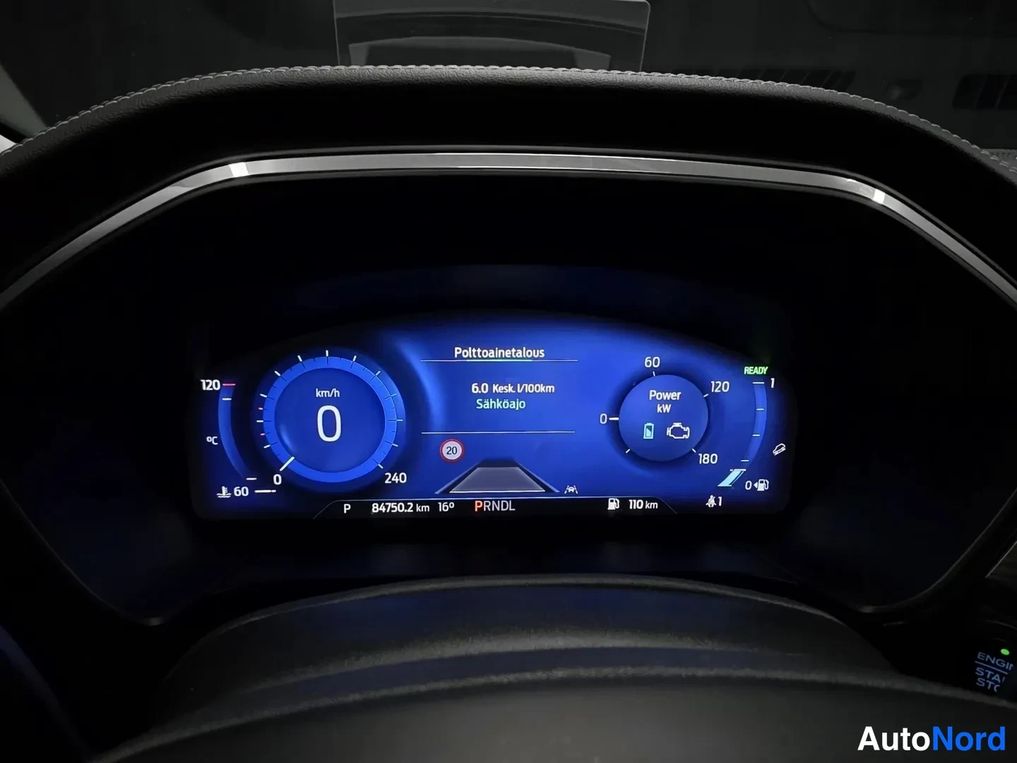 Red Ford Kuga 2022, photo 16