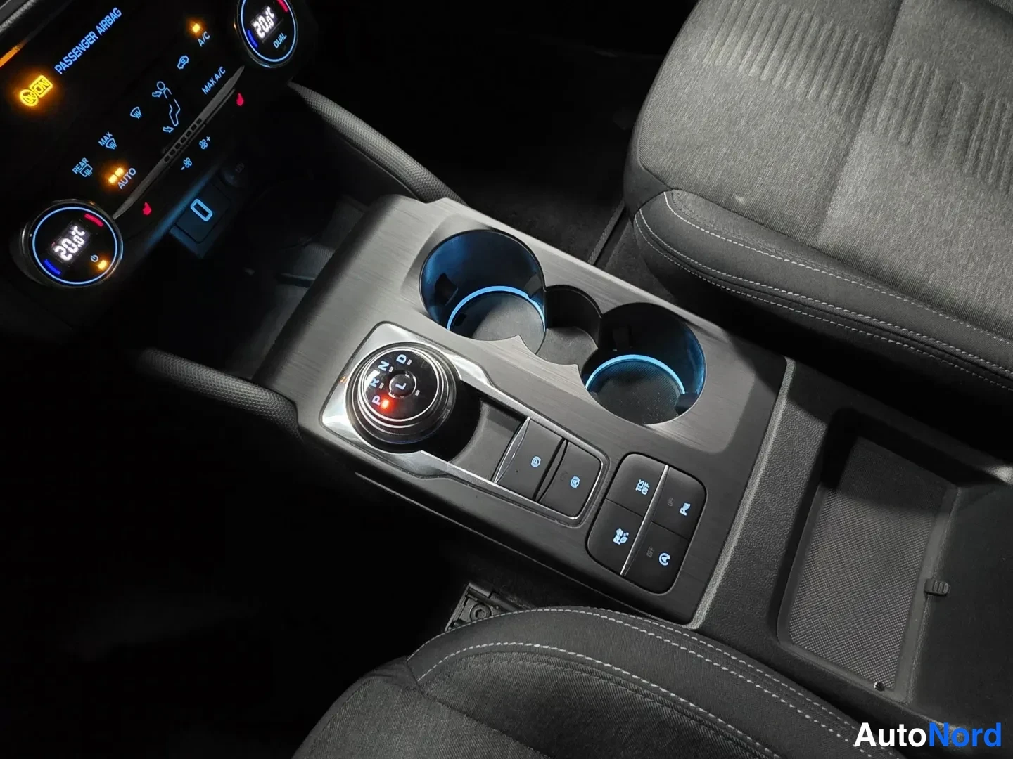 Red Ford Focus 2020, photo 15