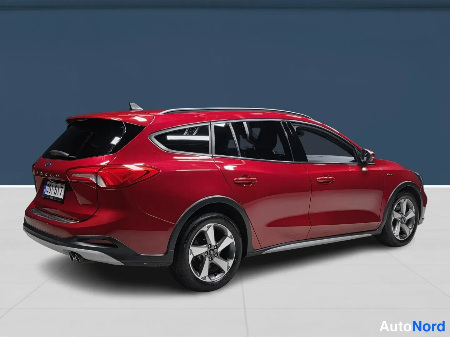 Red Ford Focus 2020, rear three-quarter, photo 4