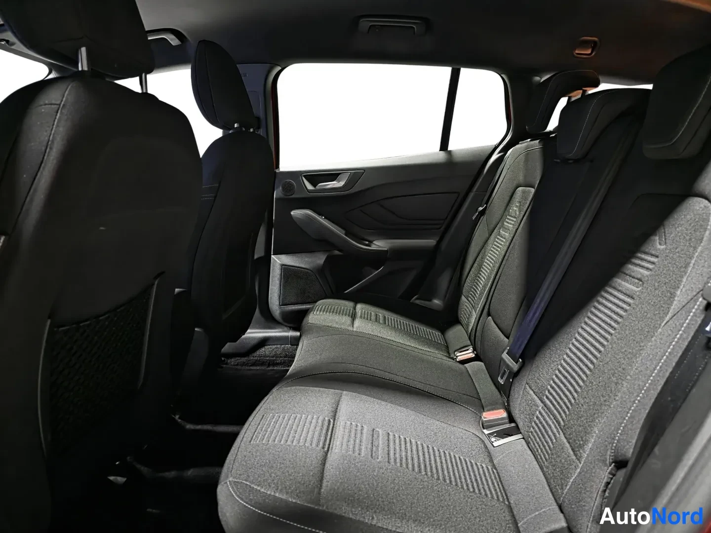 Red Ford Focus 2020, photo 11