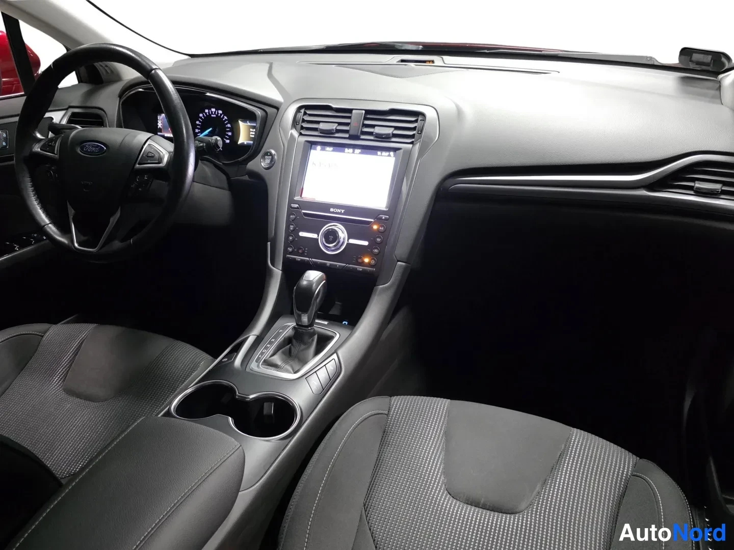 Red Ford Mondeo 2019, photo 8