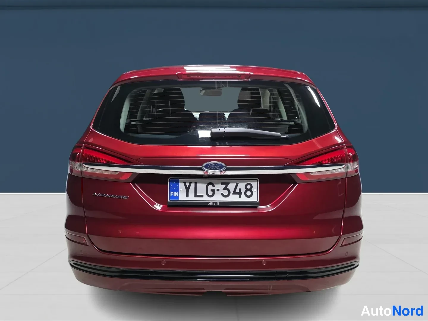 Red Ford Mondeo 2019, rear, photo 6