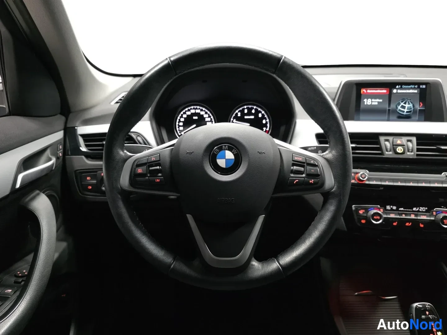 White BMW X1 2019, photo 12