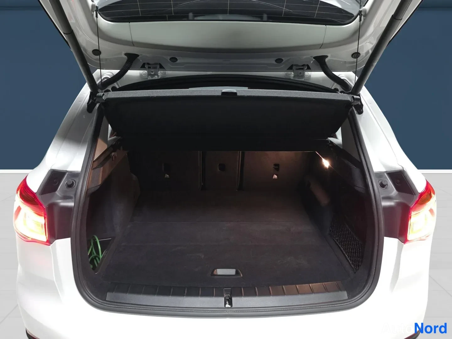 White BMW X1 2019, photo 8