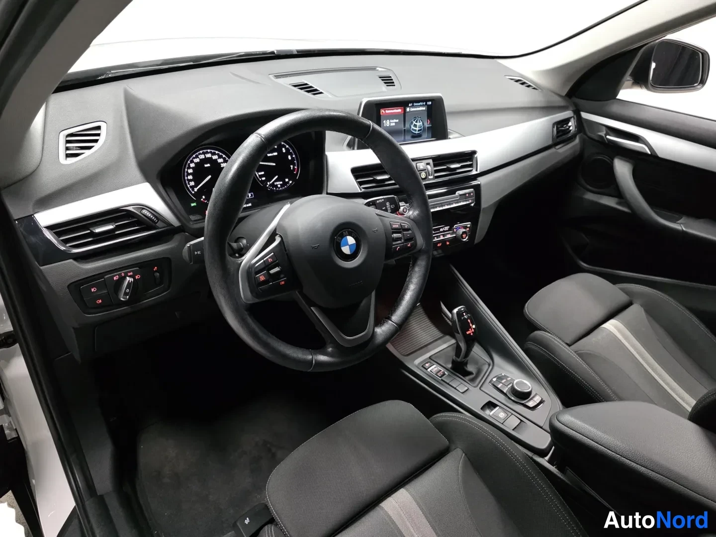 White BMW X1 2019, photo 10