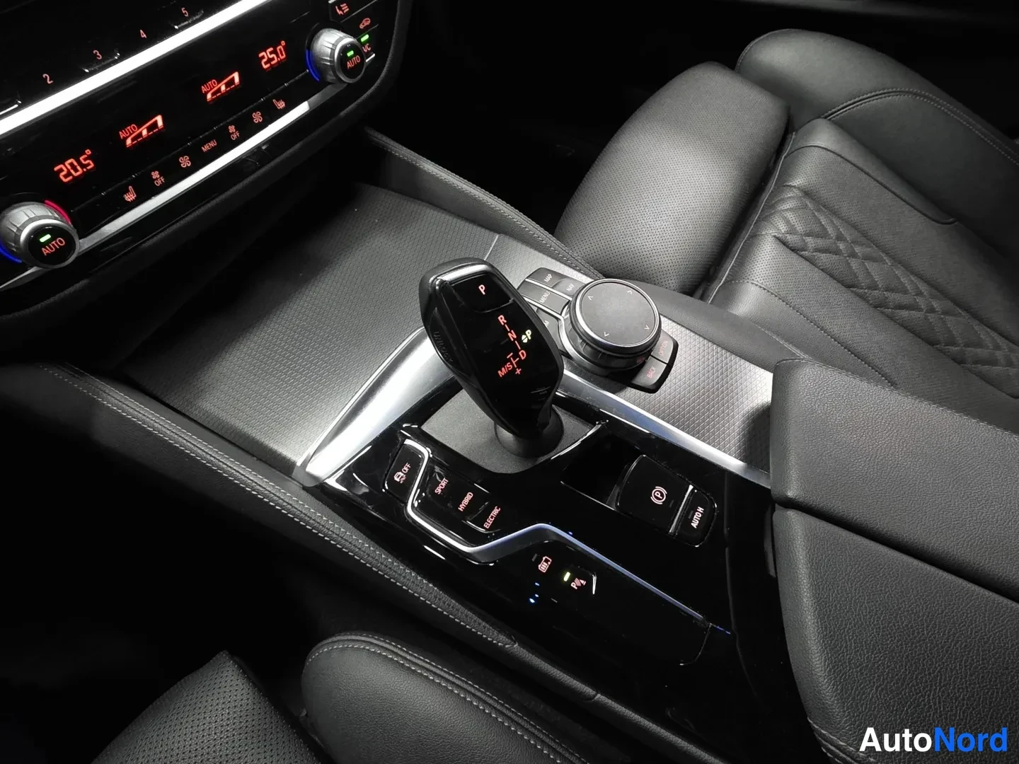 Blue BMW 545 2022, photo 16