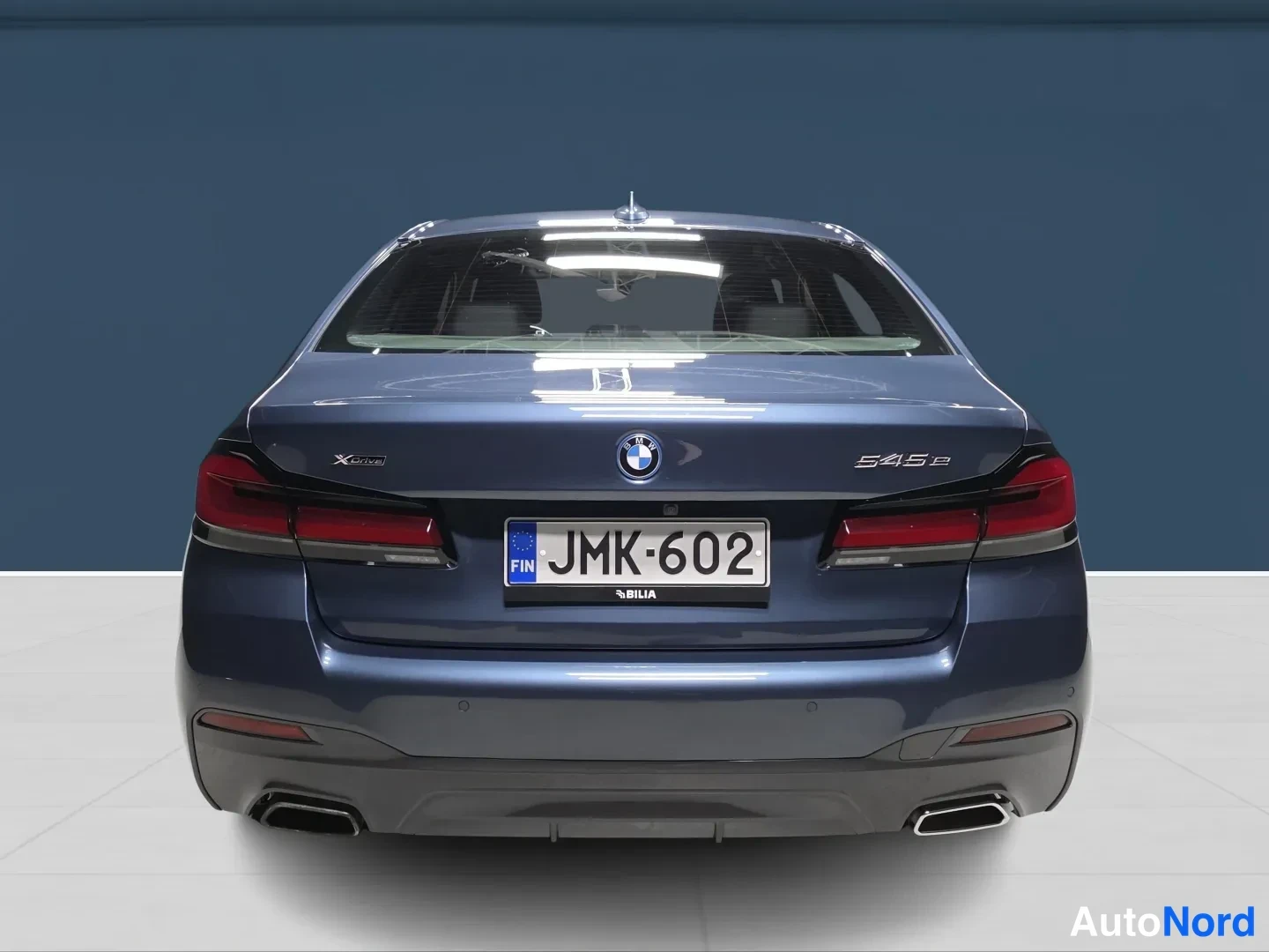 Blue BMW 545 2022, photo 6