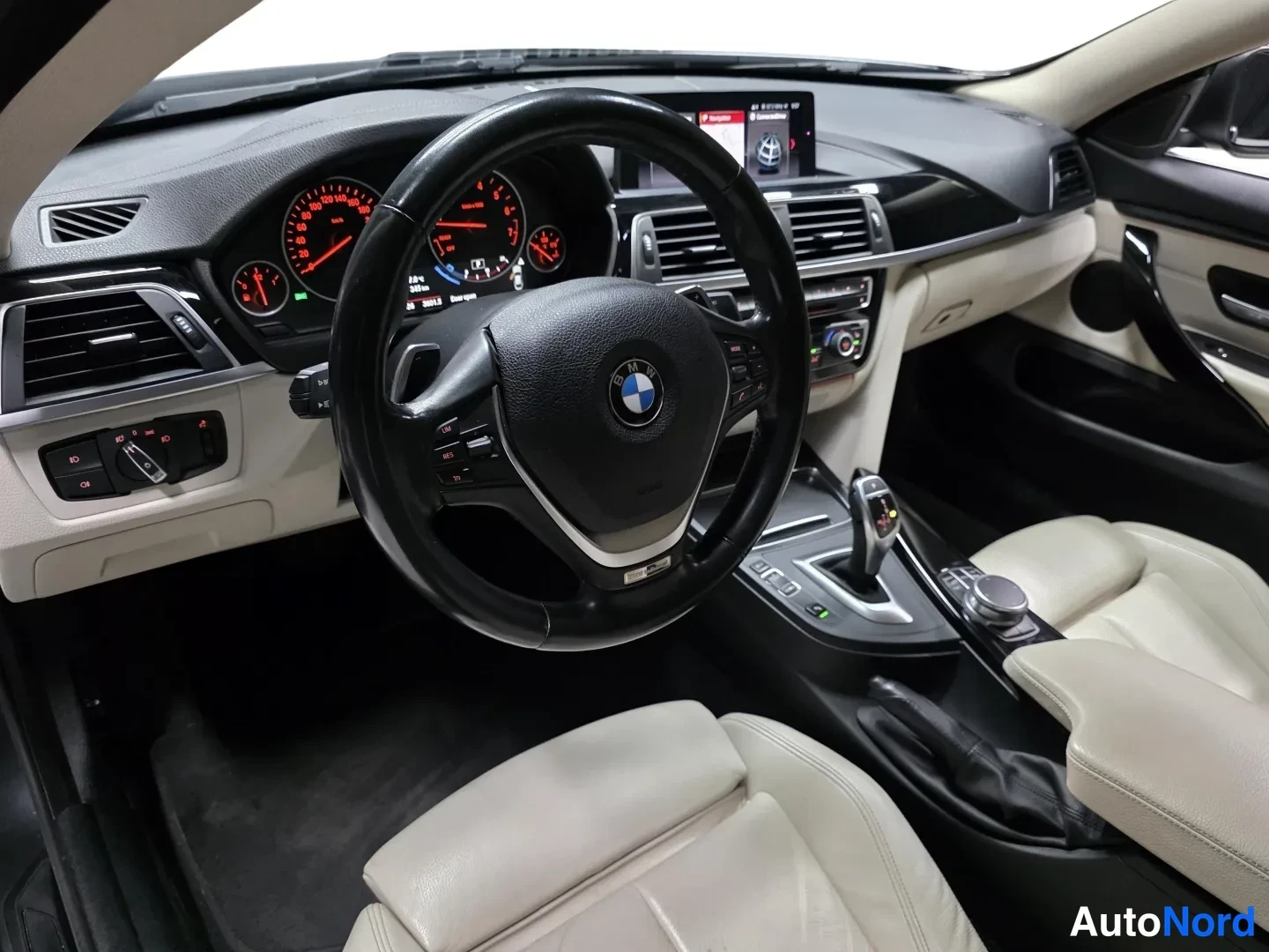 Harmaa BMW 420 2018, ohjaamo, kuva 8