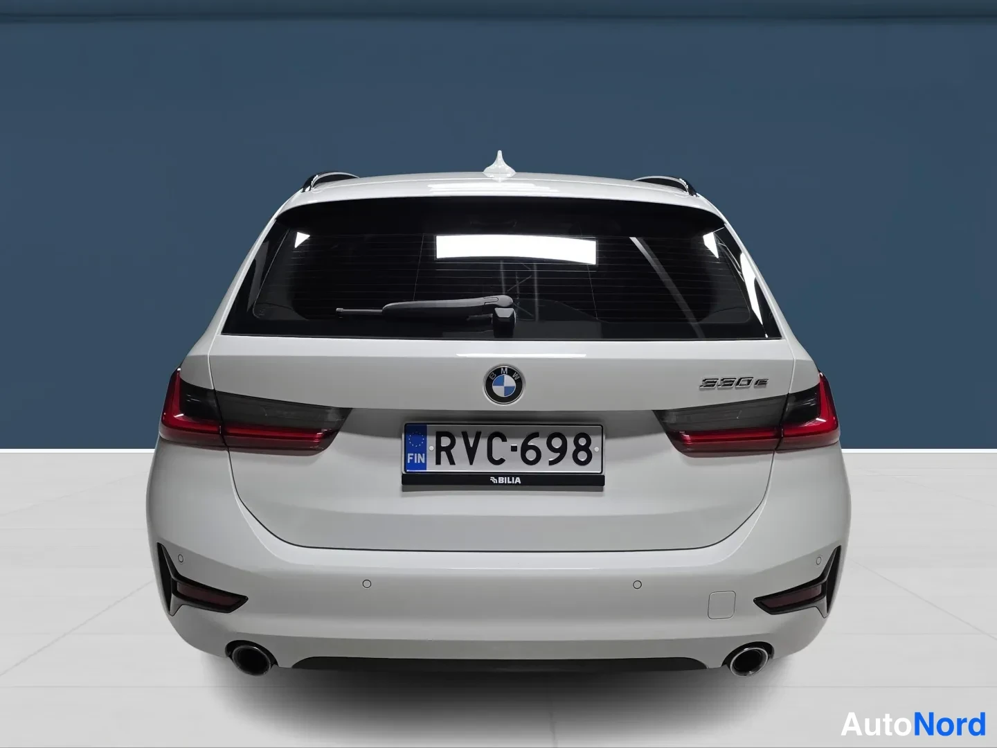 White BMW 330 2021, photo 6