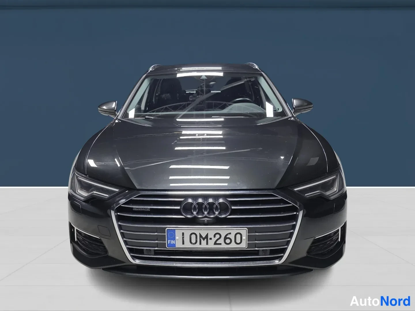 Musta Audi A6 2019, edestä, kuva 3