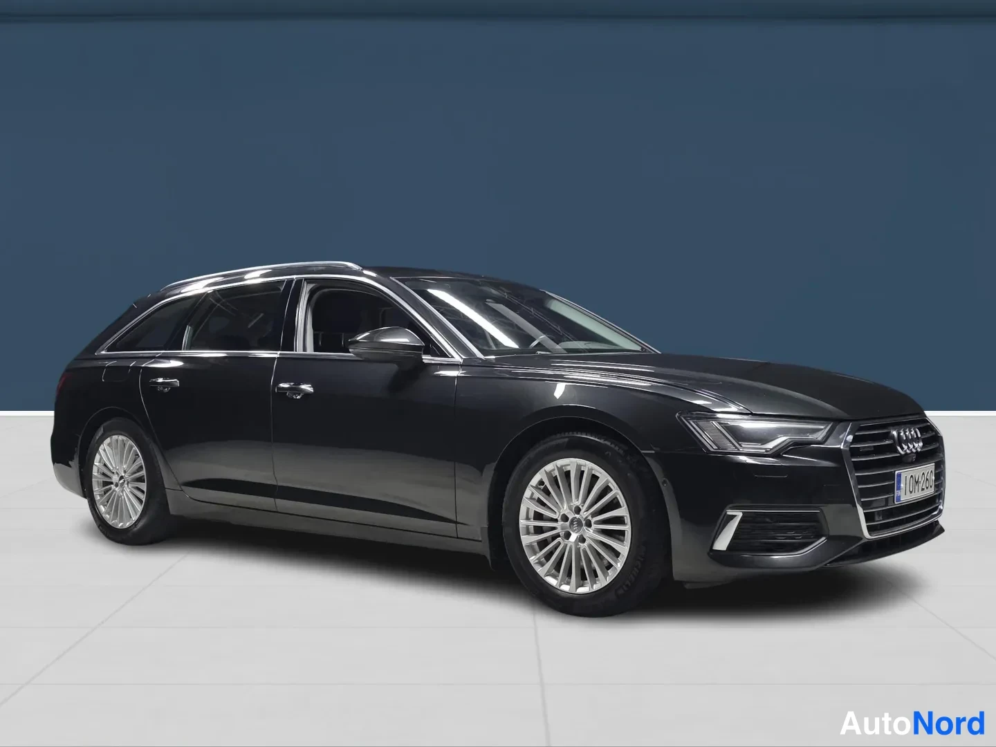 Musta Audi A6 2019, etuviisto, keula oikealle, kuva 2