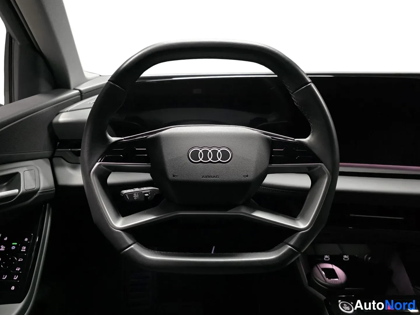Sininen Audi Q6 e-tron 2025, kuva 11