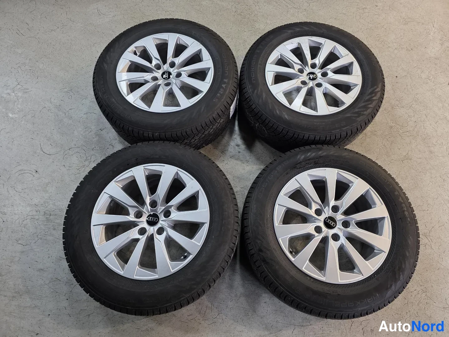 Sininen Audi Q6 e-tron 2025, kuva 17