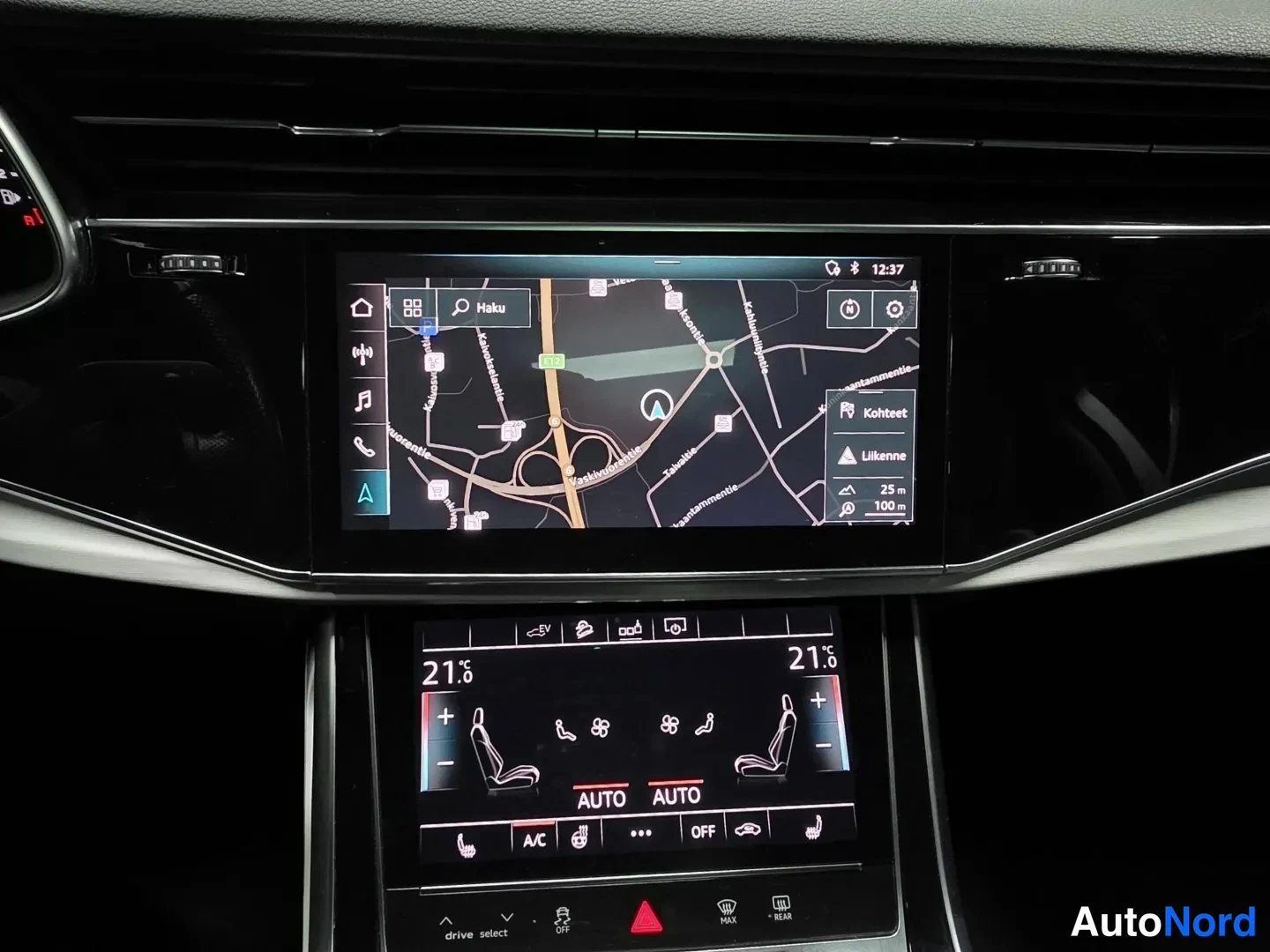 Blue Audi Q7 2020, photo 13