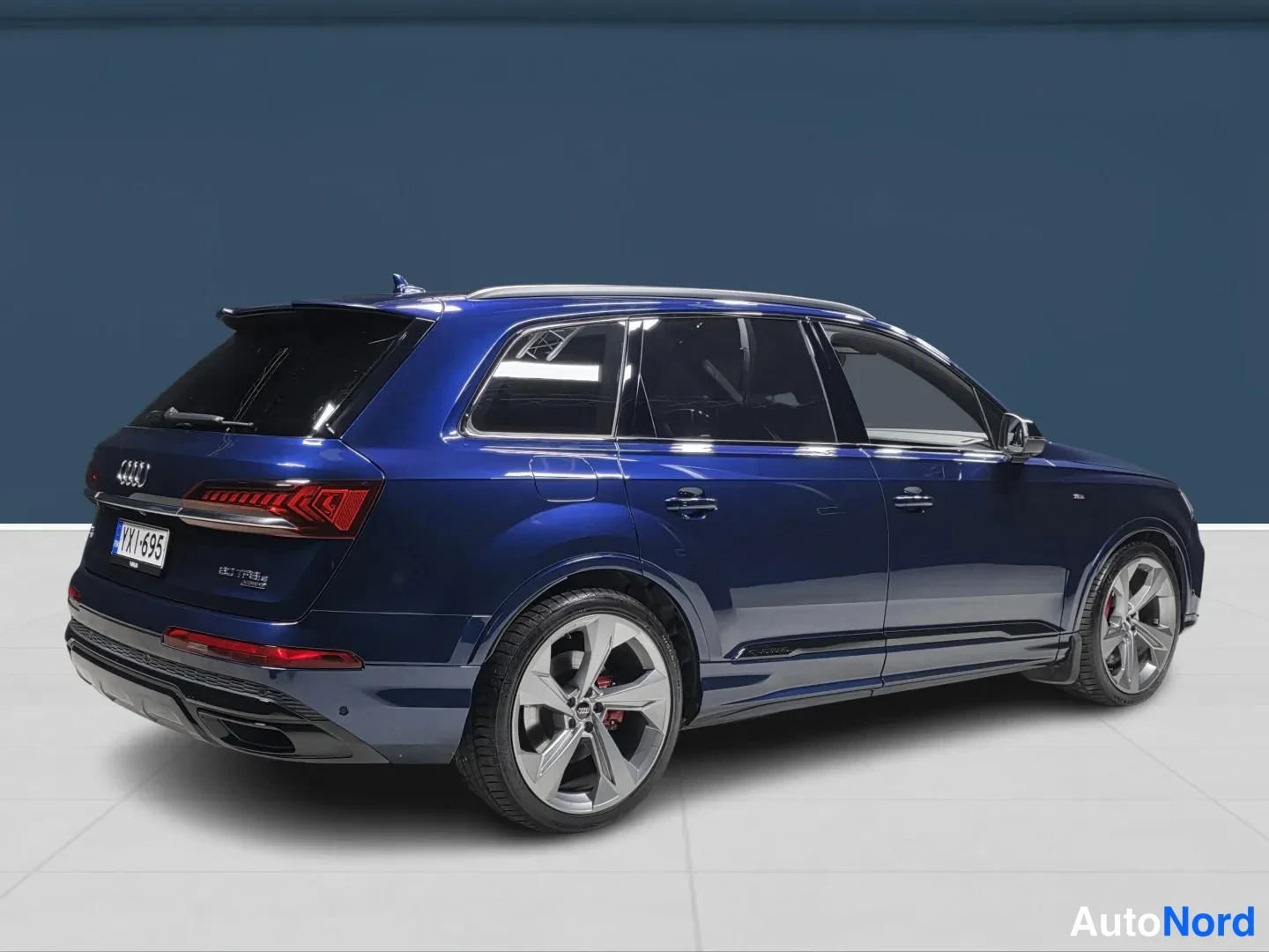 Blue Audi Q7 2020, photo 4