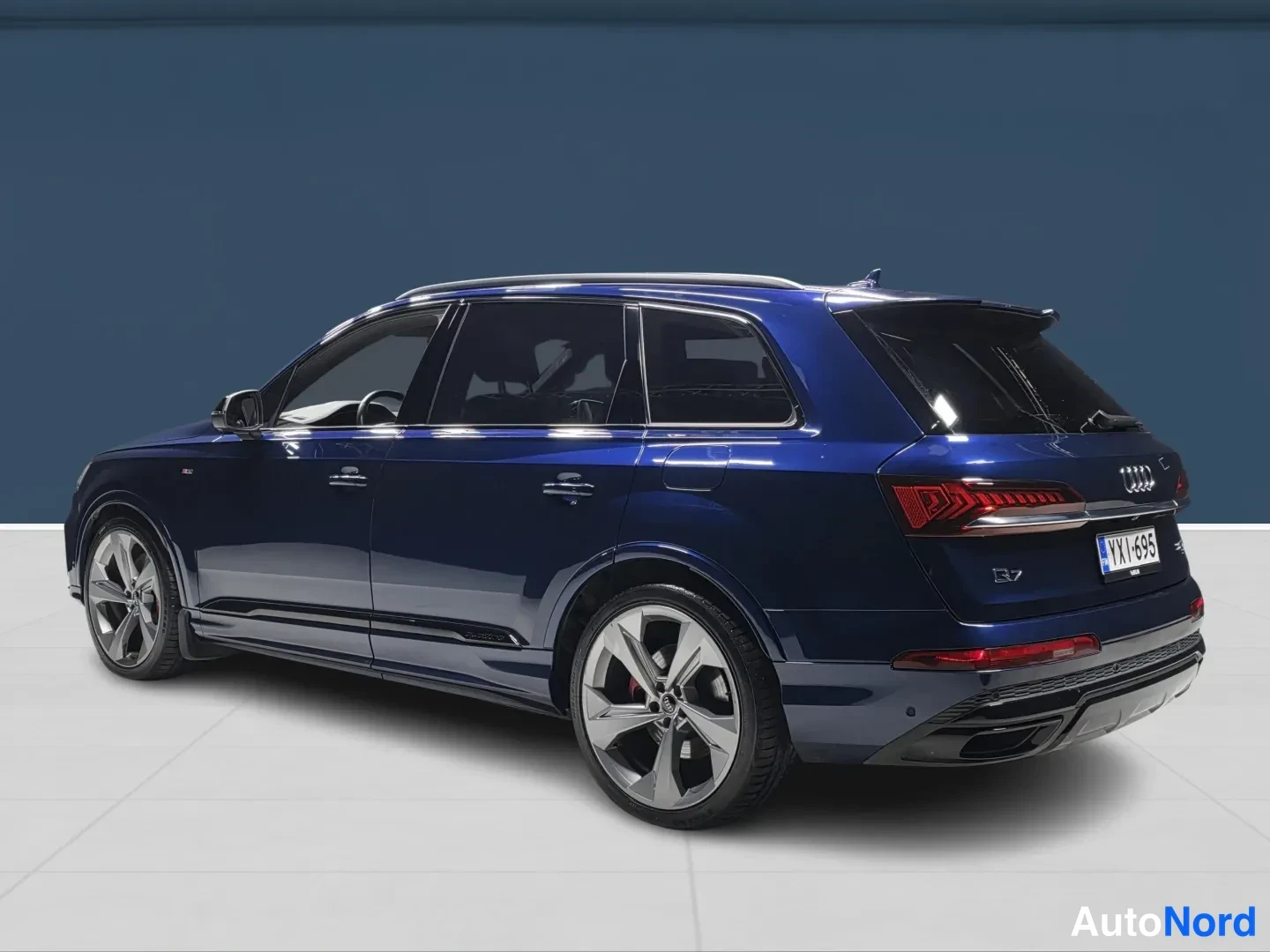 Blue Audi Q7 2020, photo 5