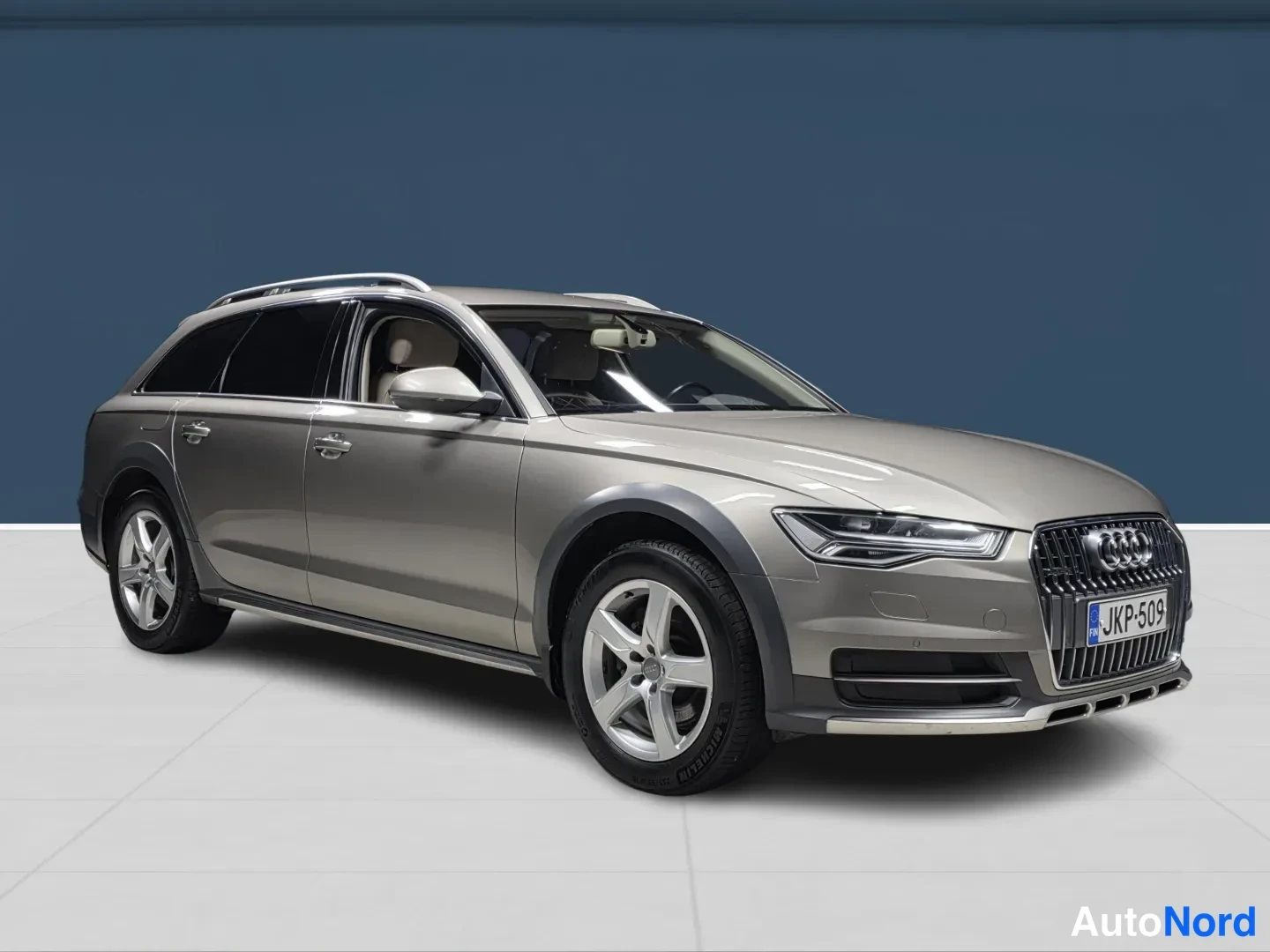 Beige Audi A6 Allroad Quattro 2018, front three-quarter, nose to the right, photo 2
