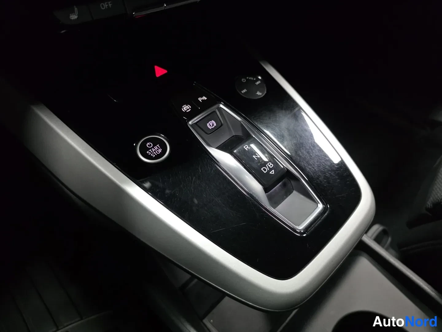Grey Audi Q4 E-tron 2022, photo 9