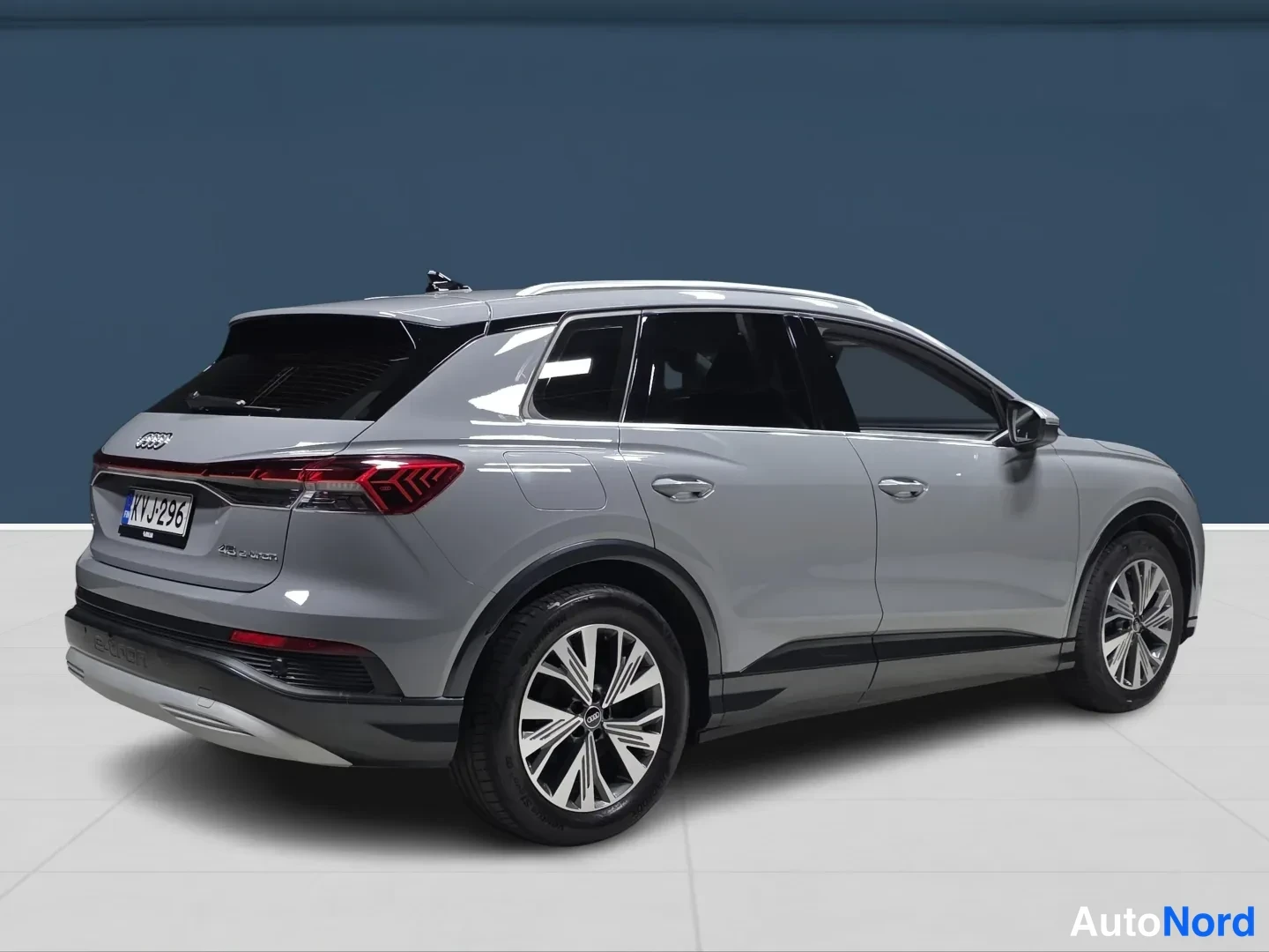 Grey Audi Q4 E-tron 2022, photo 4