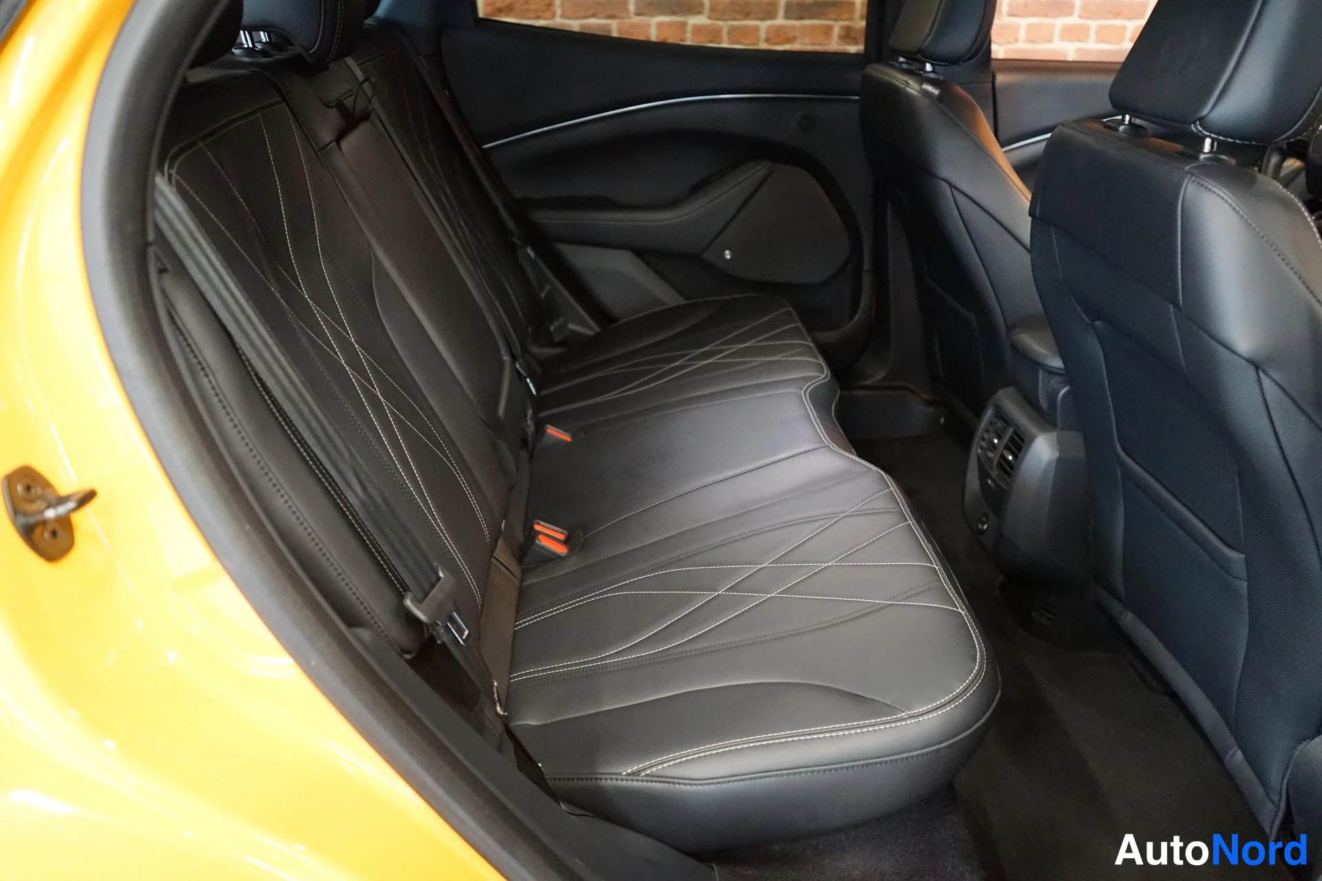 Yellow Ford Mustang Mach-E 2022, photo 15