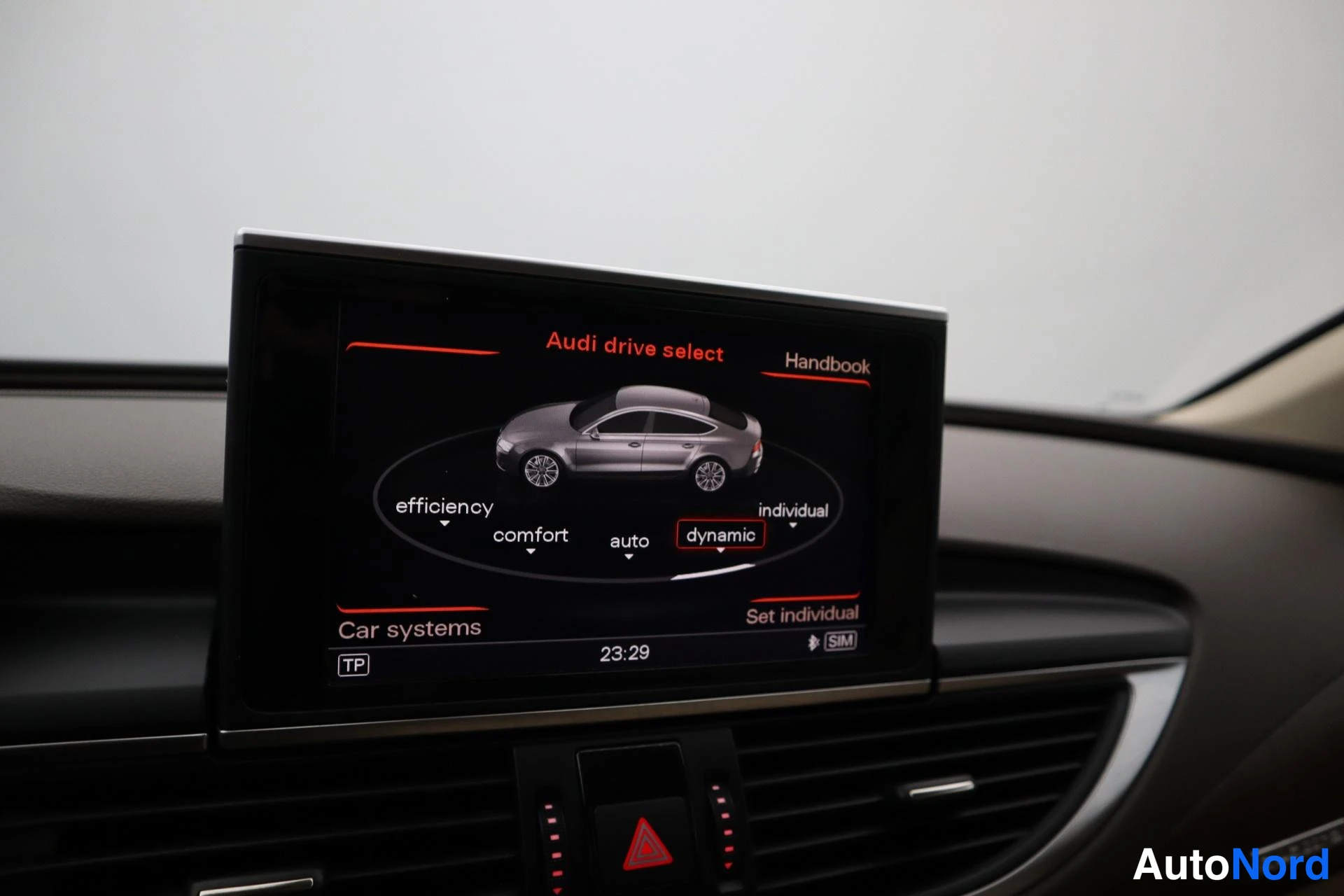 Musta Audi A7 2012, kuva 17