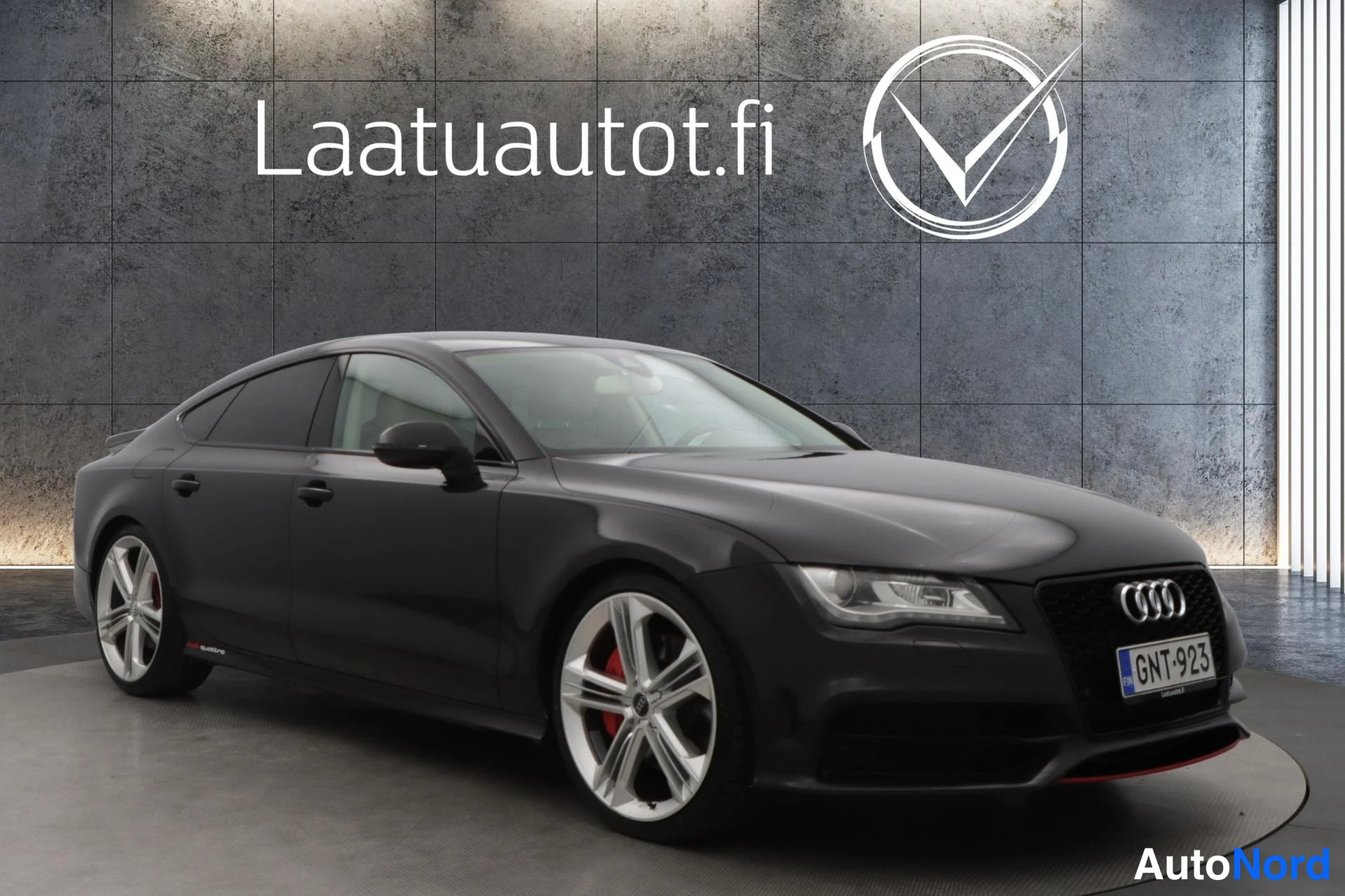 Musta Audi A7 2012, etuviisto, keula oikealle, kuva 2