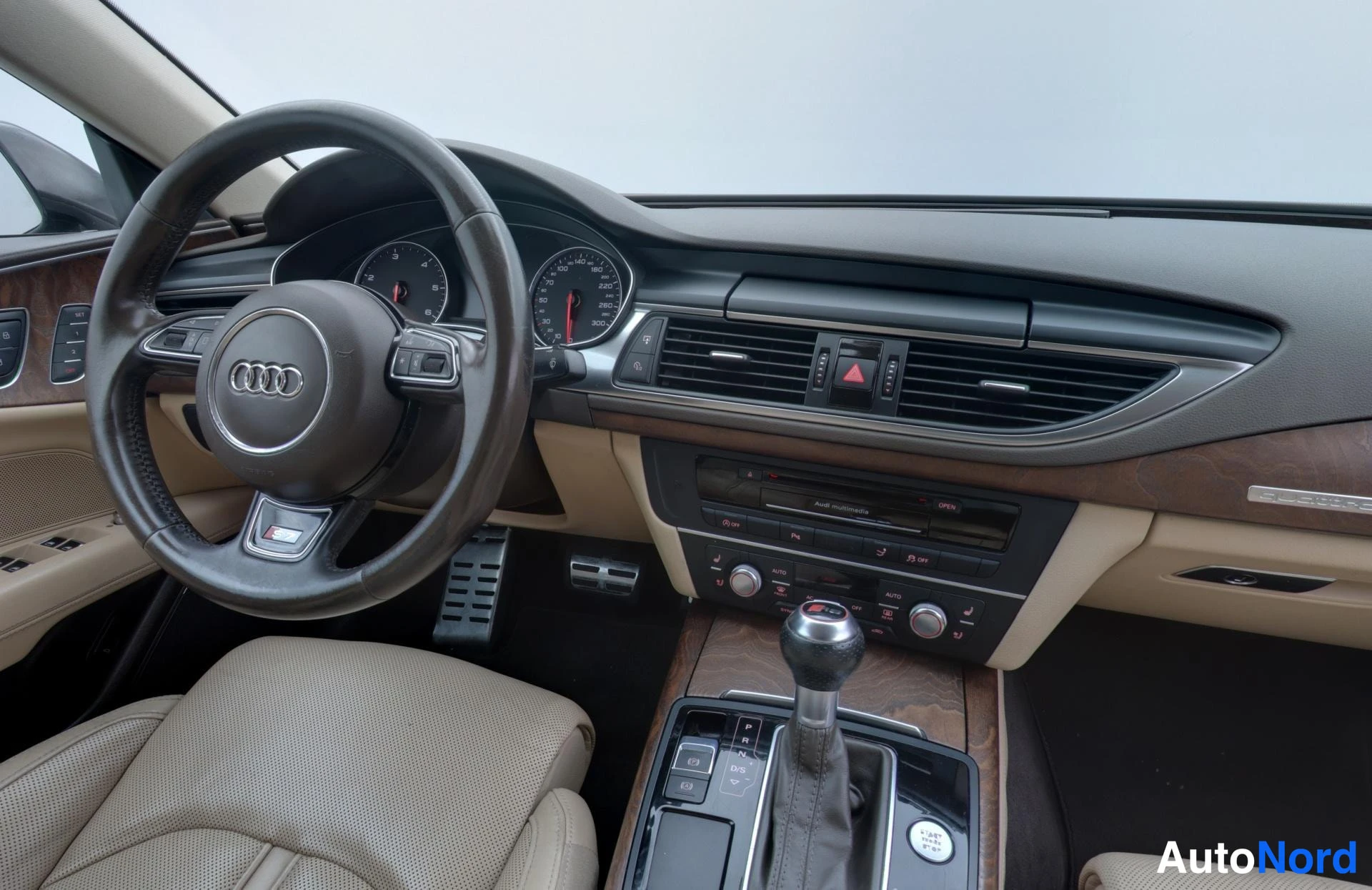 Musta Audi A7 2012, kuva 8