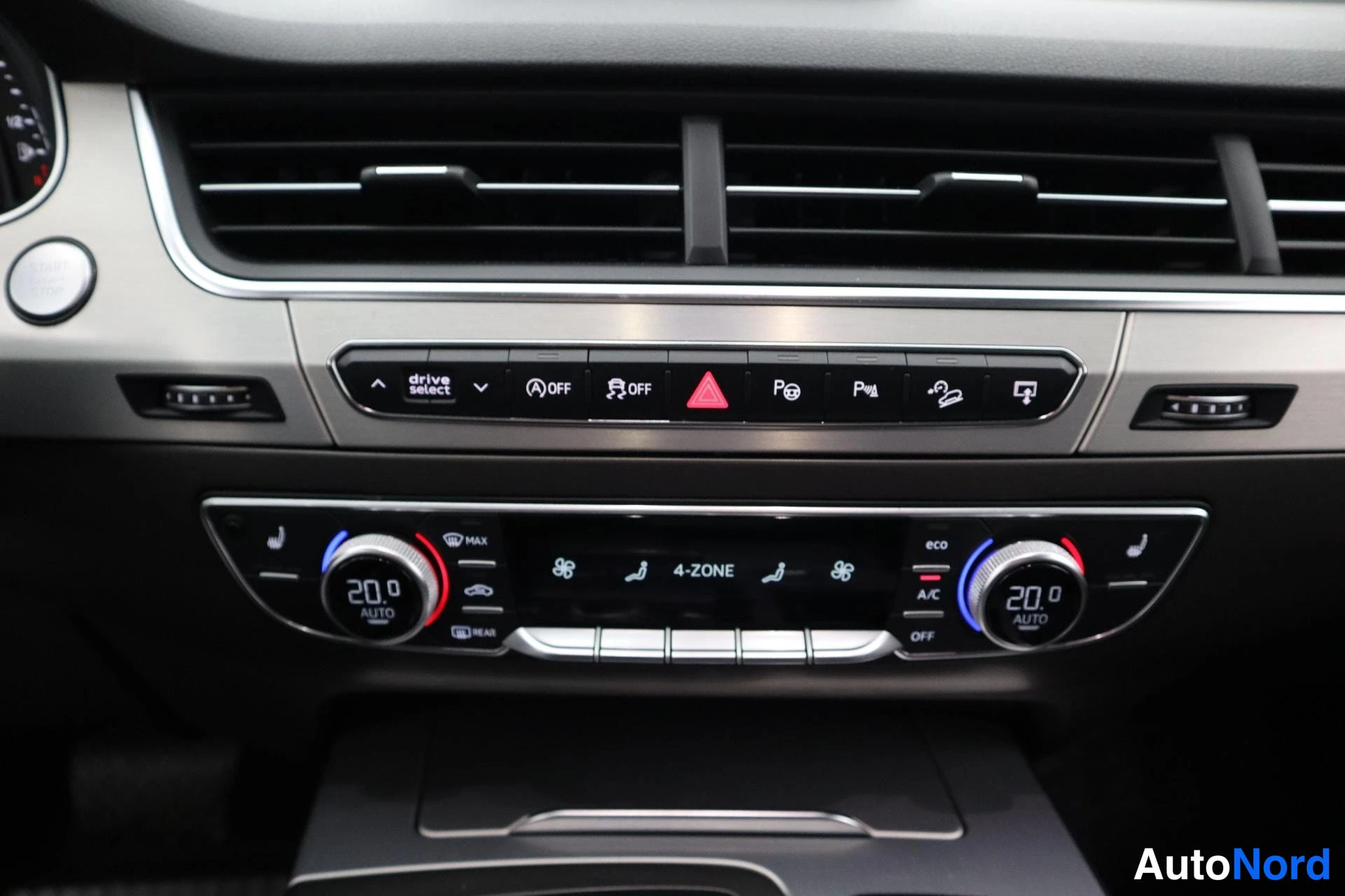Musta Audi Q7 2016, kuva 25