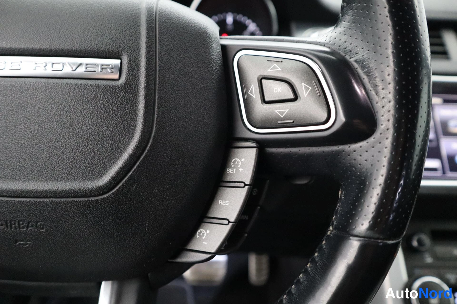 Valkoinen Land Rover Range Rover Evoque 2014, kuva 17